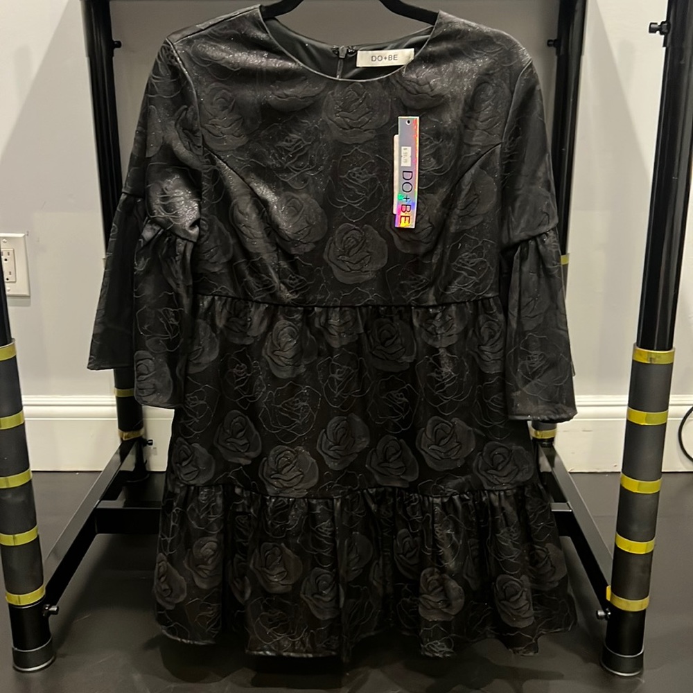 Do+Be bell sleeve NWT mini dress floral black